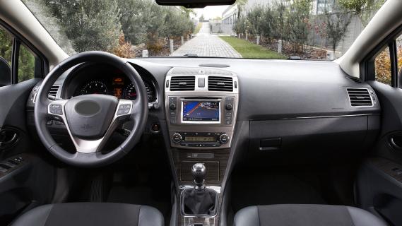 Toyota Avensis dashboard