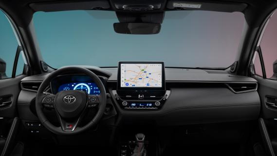 Toyota Corolla Cross GR grijs (2025) interieur dashboard