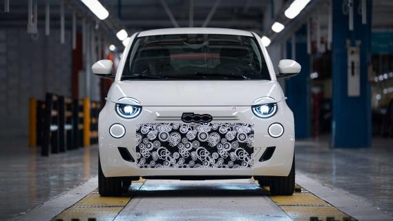 Fiat 500 Hybrid (benzine) in de fabriek in Turijn
