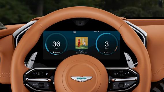 Apple CarPlay iOS 26 (2026) nieuw interface Aston Martin dashboard instrumentarium