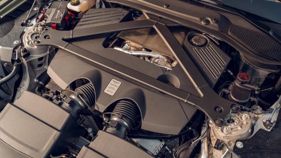 Aston Martin Vantage Roadster motor V8