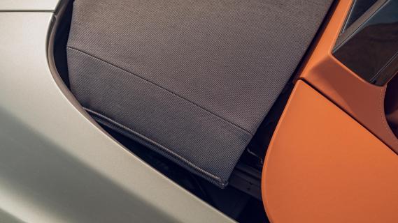 Aston Martin Vantage Roadster grijs softtop