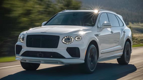 Bentley Bentayga Speed wit (2025) zijkant link schuin voor rijdend