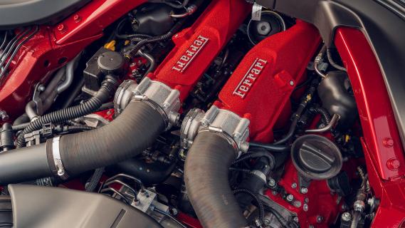 Ferrari Roma Spider motor