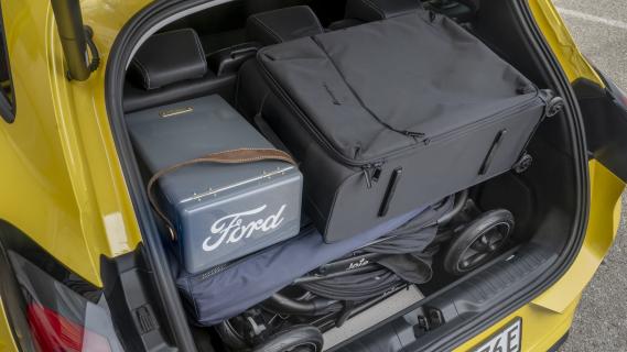 Ford Puma Gen E blauw (2025) kofferbak gevuld met spullen
