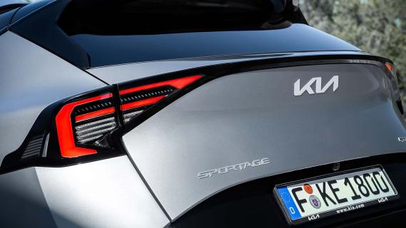 Kia Sportage GT Line grijs (2025) achterzijde