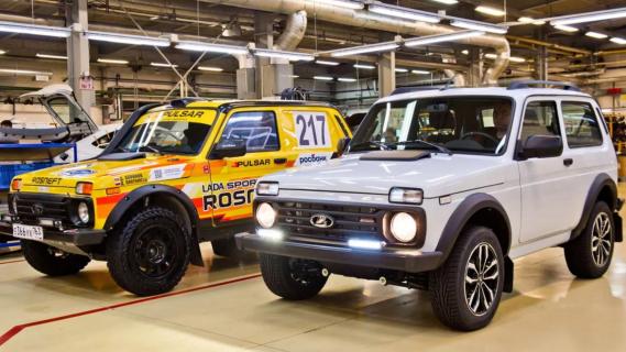 Lada Niva Sport (2025) zijkant links schuin voor
