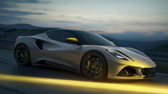 Lotus Emira SE Racing Line grijs (2025) zijkant rechts schuin voor