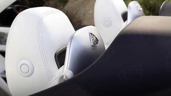 Mercedes-Maybach SL680 Monogram Series (R232) rood (2025) hoofdsteunen