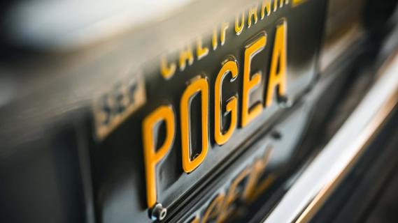 Pogea Classics Project R107 Mercedes SL 450 (R107) grijs (2025) kenteken