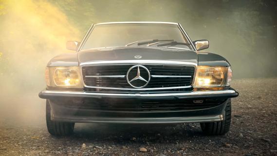 Pogea Classics Project R107 Mercedes SL 450 (R107) grijs (2025) voorzijde