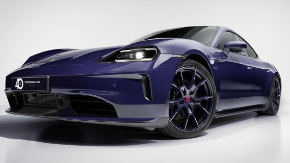 Porsche Taycan Ferragamo (2025) zijkant links schuin voor laag