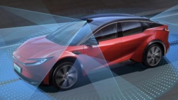 Toyota BZ5 Coupé (2025) rood zijkant links schuin voor