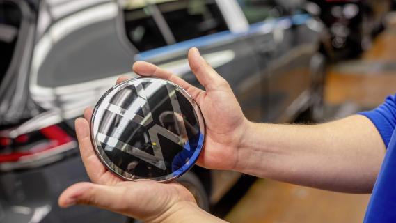 Volkswagen fabriek Wolfsburg Golf logo