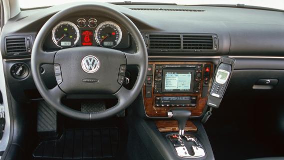 Volkswagen Passat W8 4Motion (B5.5) grijs (2000) interieur dashboard