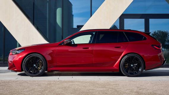 BMW M5 Touring zijkant