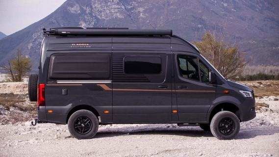 Adria Supertwin 4x4 (2024) rechts