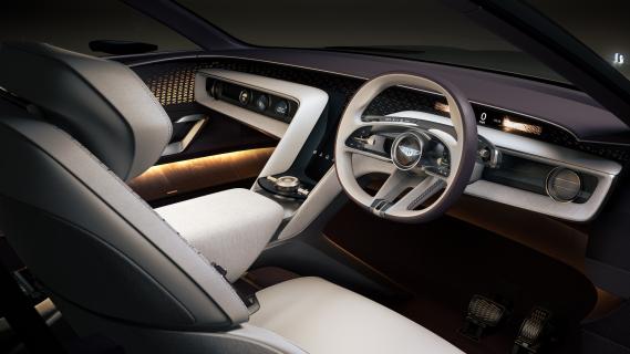 Bentley EXP 15 concept (2025) beige interieur dashboard