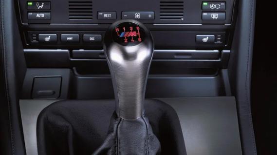 BMW M5 (E39) grijs (1998) interieur dashboard pookknop handbak