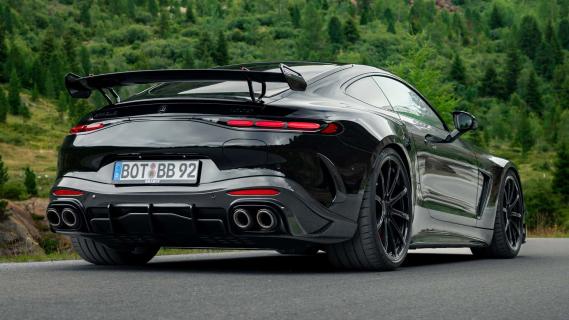 Brabus 1000 (C232) zwart (2025) zijkant rechts schuin achter