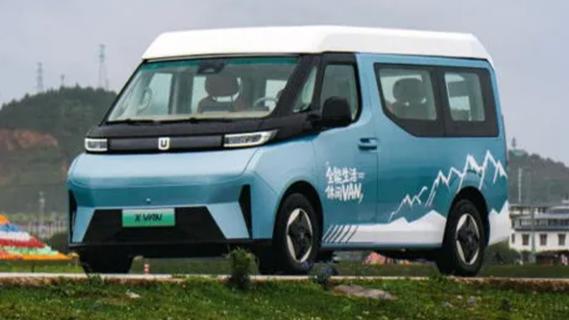 Farizon X-Van camper blauw (2025) zijkant links schuin voor dak omlaag