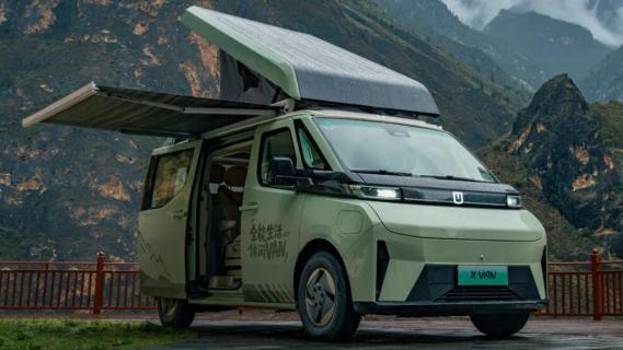 Farizon X-Van camper groen (2025) zijkant rechts voor schuin
