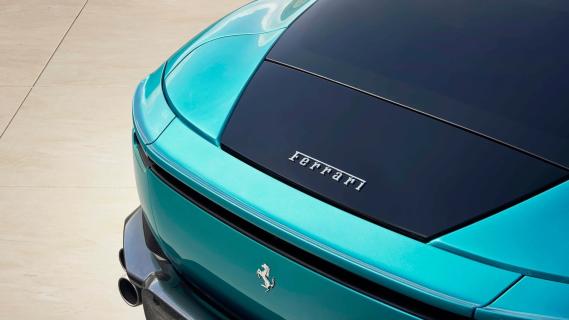 Ferrari Amalfi (2025) blauwgroen achterzijde spoiler detail
