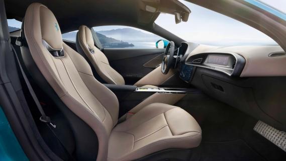 Ferrari Amalfi (2025) blauwgroen interieur stoelen zijkant