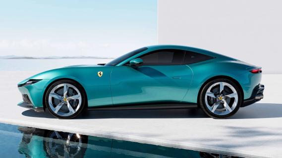 Ferrari Amalfi (2025) blauwgroen zijkant links