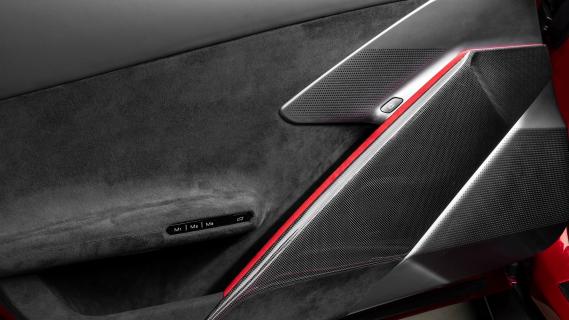 Ferrari Amalfi (2025) rood interieur deurpaneel