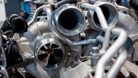 BMW M5 CS Infinitas (F90) groen (2025) V8 turbo