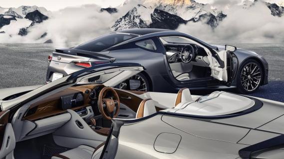 Lexus LC Pinnacle Edition (2025) Coupé en Cabriolet bij elkaar deuren open detail