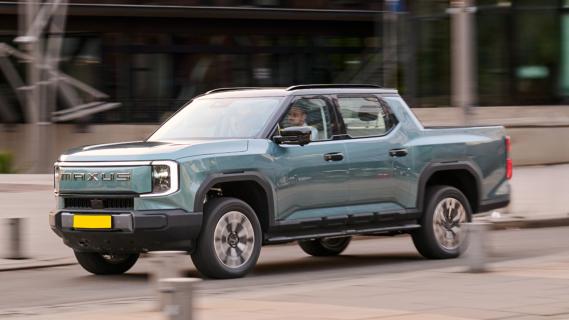 Maxus eTerron 9 Premium (2025) zijkant links schuin voor