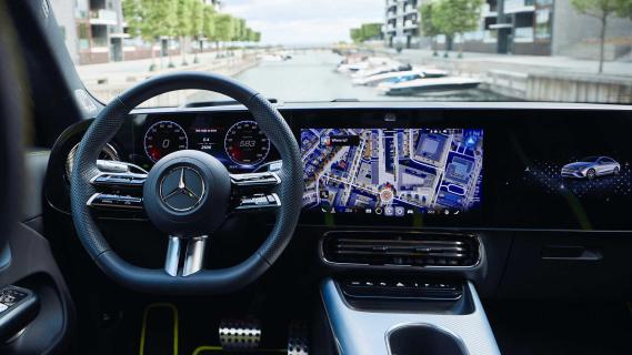 Mercedes CLA 350 4Matic interieur met hyperscreen