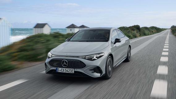 Mercedes CLA 350 4Matic rijdend linksvoor