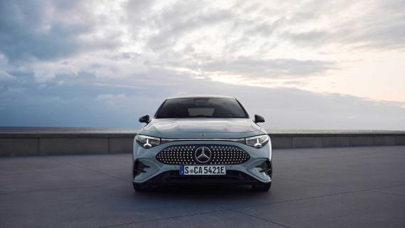 Mercedes CLA 350 4Matic statisch voorkant