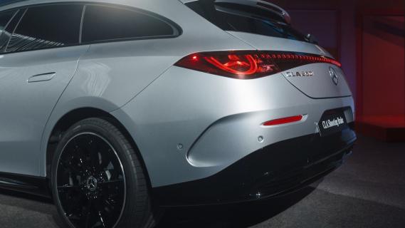 Mercedes CLA Shooting Brake grijs (2025) achterzijde