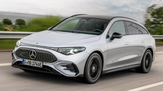 Mercedes CLA Shooting Brake grijs (2025) zijkant links schuin voor rijdend