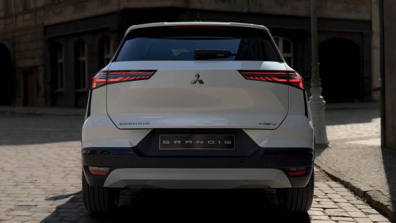 Mitsubishi Grandis 2025 achterkant