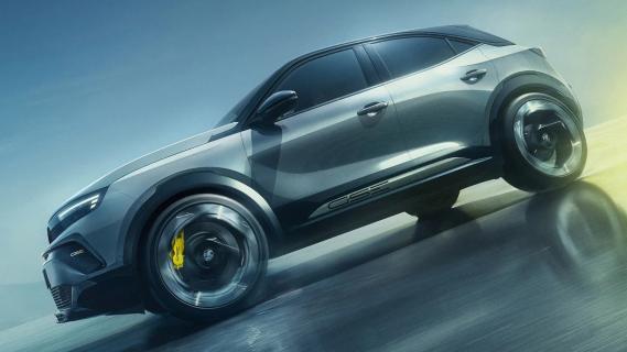 Opel Mokka GSE grijs (2025) zijkant links rijdend