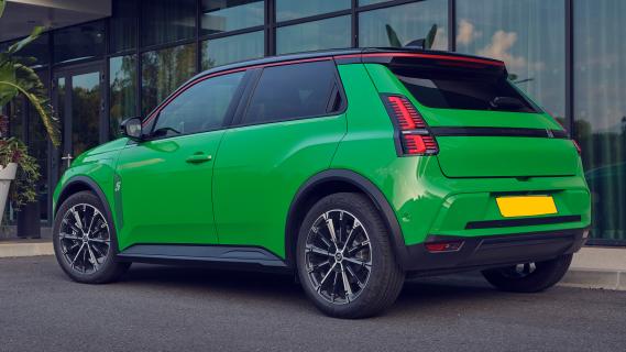 Renault 5 E-tech Electric groen (2025) zijkant links schuin achter