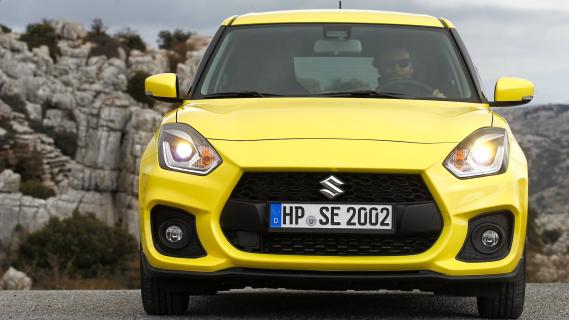 Suzuki Swift Sport geel (2018) voorzijde