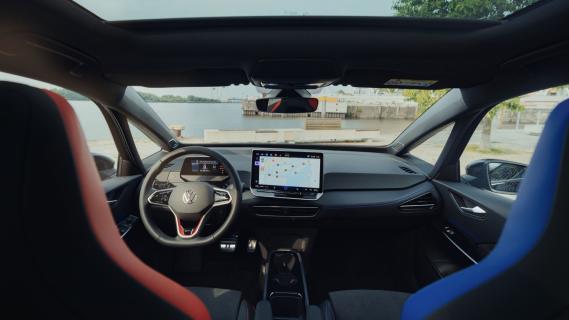 Volkswagen ID.3 Fire & Ice paars (2025) interieur dashboard stoelen