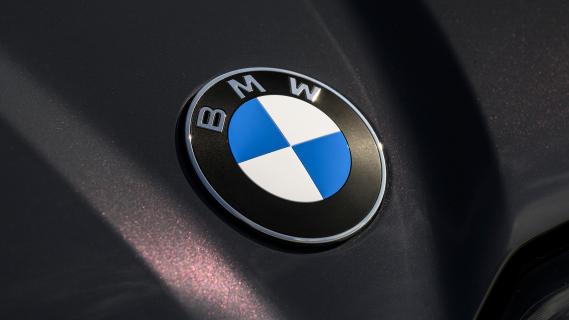Nieuw logo van BMW vanaf februari 2026 op alle nieuwe auto's Nieuw logo van BMW vanaf februari 2026 op alle nieuwe auto's