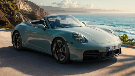 Porsche 911 Carrera 4S Cabrio (992) groen (2025) interieur dashboard