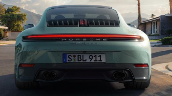 Porsche 911 Carrera 4S Coupe (992) groen (2025) achterzijde