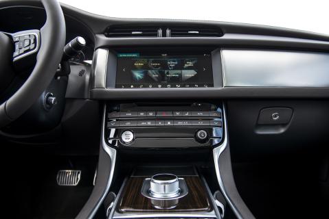 Jaguar XF 3.0 V6 D-S Prestige middenconsole (2015)