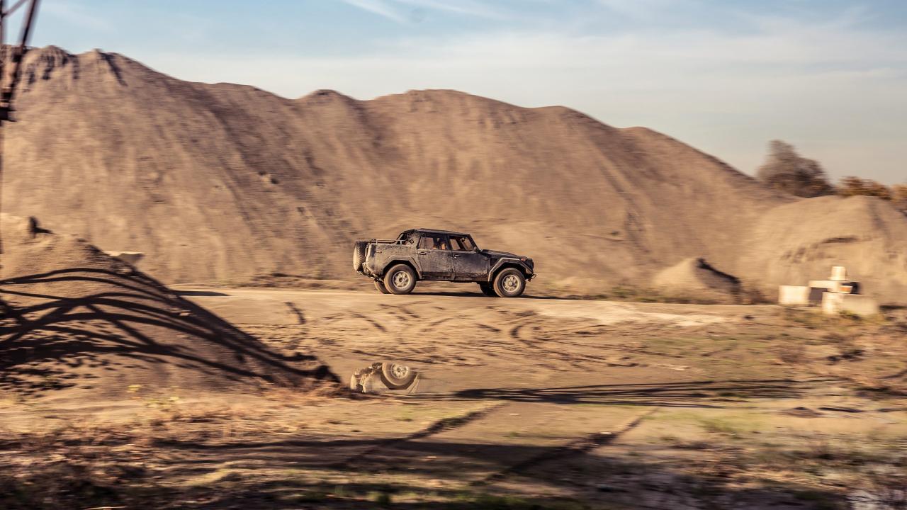 Lamborghini LM002