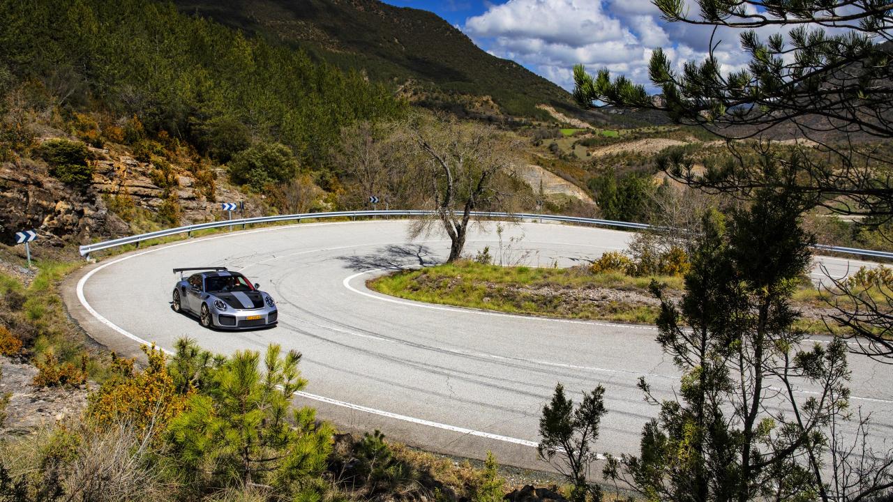 Porsche 911 GT2 RS Weissach