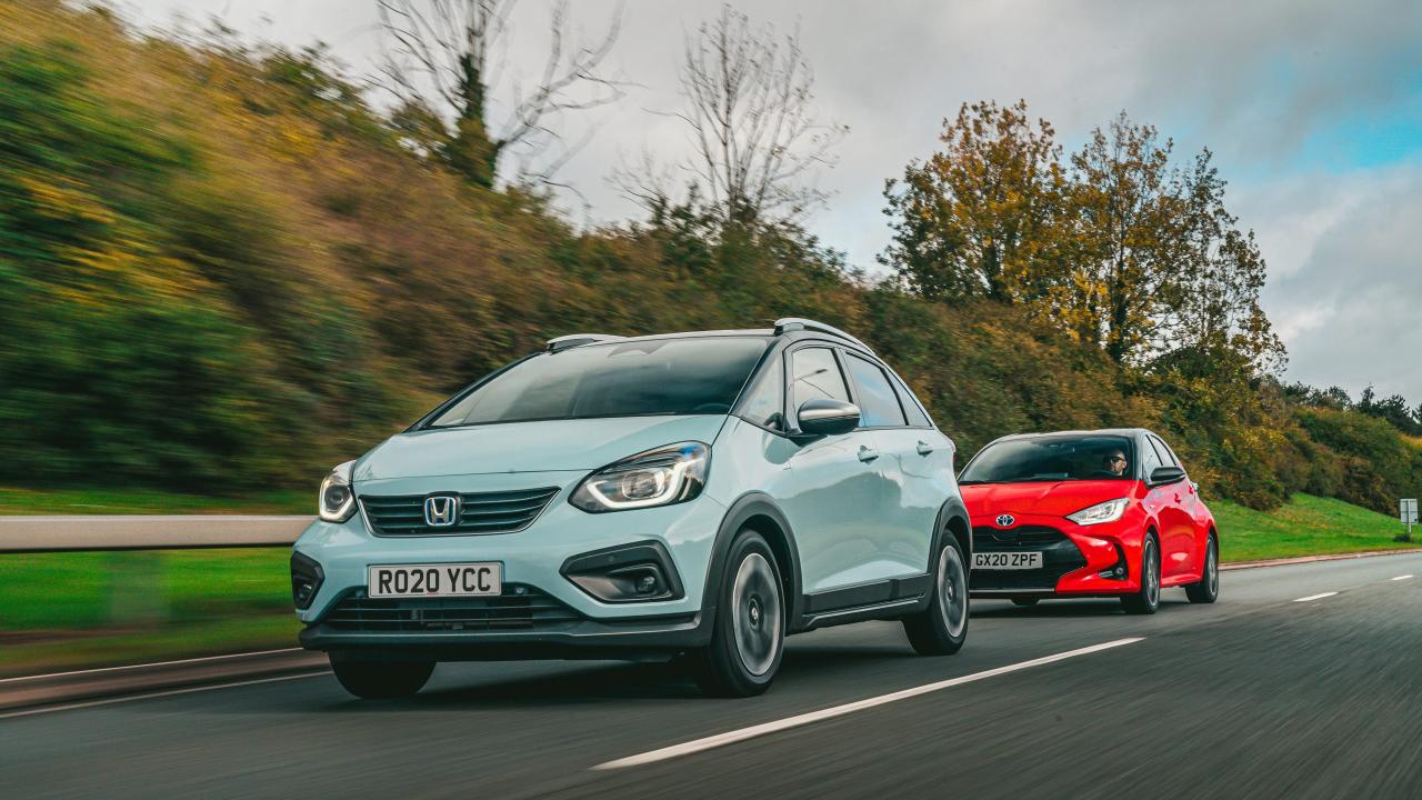 Honda Jazz eCVT vs Toyota Yaris Hybrid TopGear Nederland Honda Jazz eCVT vs Toyota Yaris Hybrid TopGear Nederland